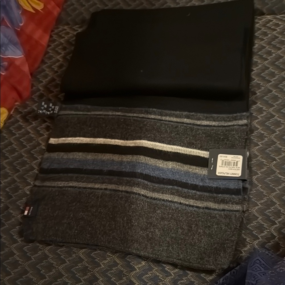Tommy Hilfiger Men's Black and Gray Scarf